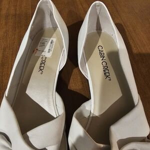Cabin Creek women's sandals 8.5/ white